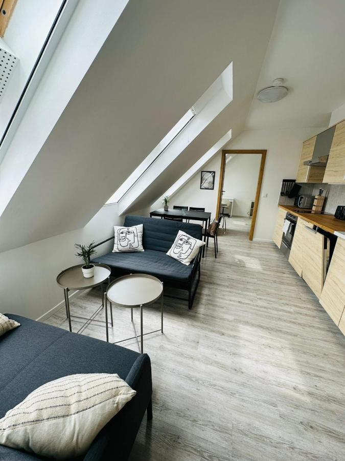 Palace Quarter 1 Peaceful Modern Central Top Floor Apartment Budapest Exteriör bild